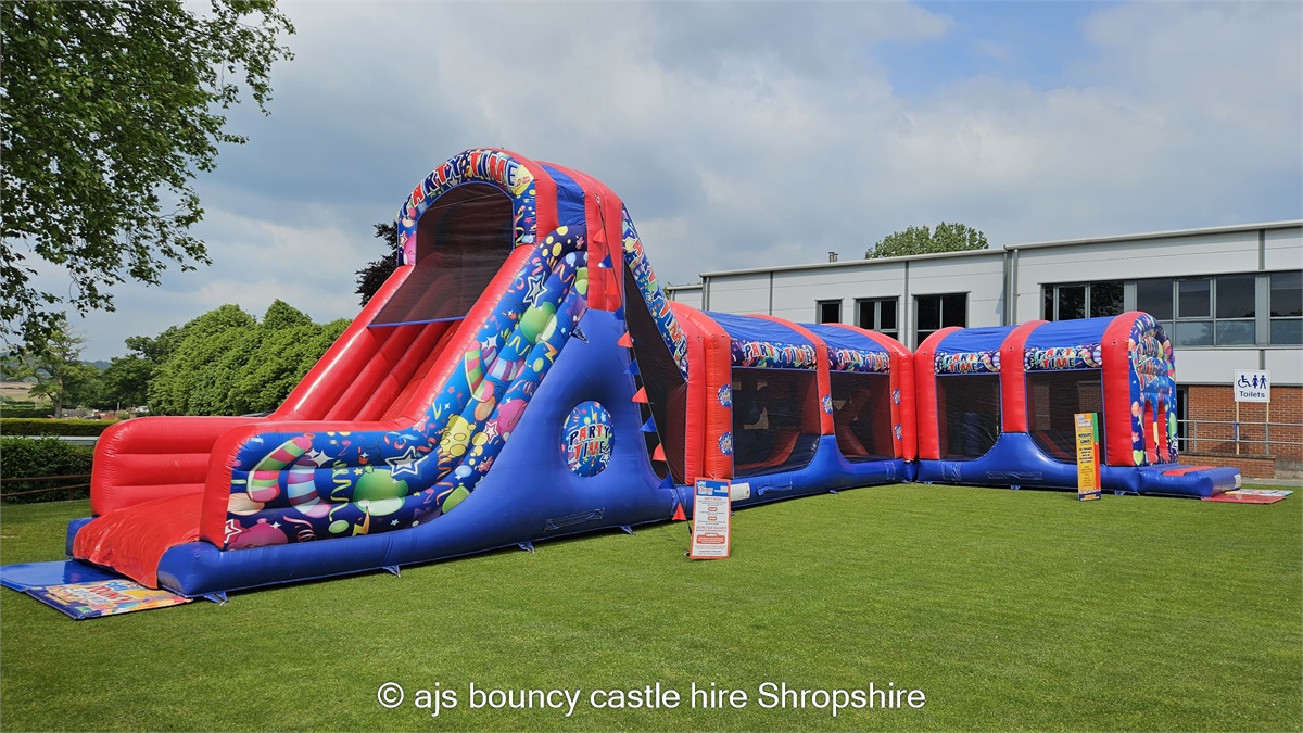 80ft Mega Assault Course Hire | Inflatable Obstacle Course | Telford